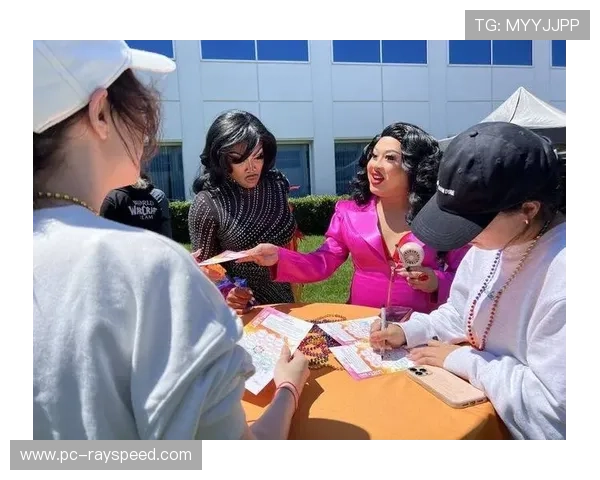 汉堡市颁发社区贡献奖,表彰暴雪中保障比赛的志愿者 汉堡市颁发社区贡献奖,表彰暴雪中保障比赛的志愿者